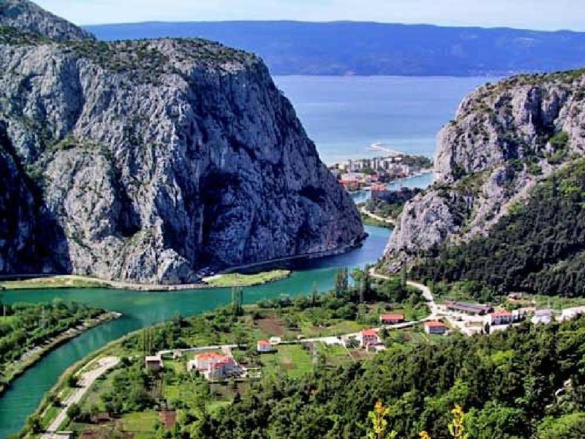 Apartment Sreta Омиш Экстерьер фото